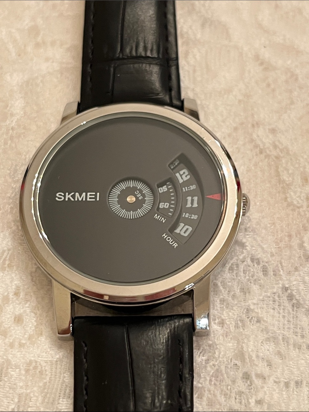 SKMEI Black Dial Modern Analog-Style Watch with Leather Strap